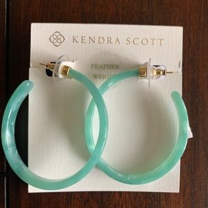 **SOLD*+Kendra Scott Earrings